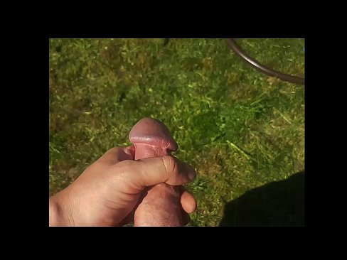 ❤️ Bidh hottie a 'faighinn a pussy pinc fucked agus cums le squirt ann an gàrradh samhraidh ❌  Pornagrafaidheachd breagha  leinn gd.pornmega-com.ru ☑